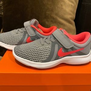 Brand new Nike Revolution 4 sneakers for girls